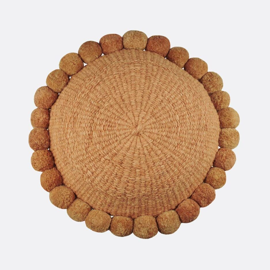 Coussin rond pompons ocre Finca Home