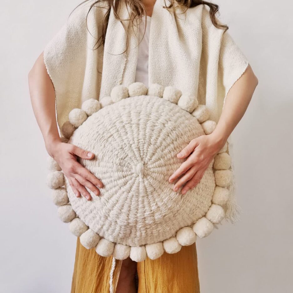Coussin ethnique rond à pompons blanc Finca Home