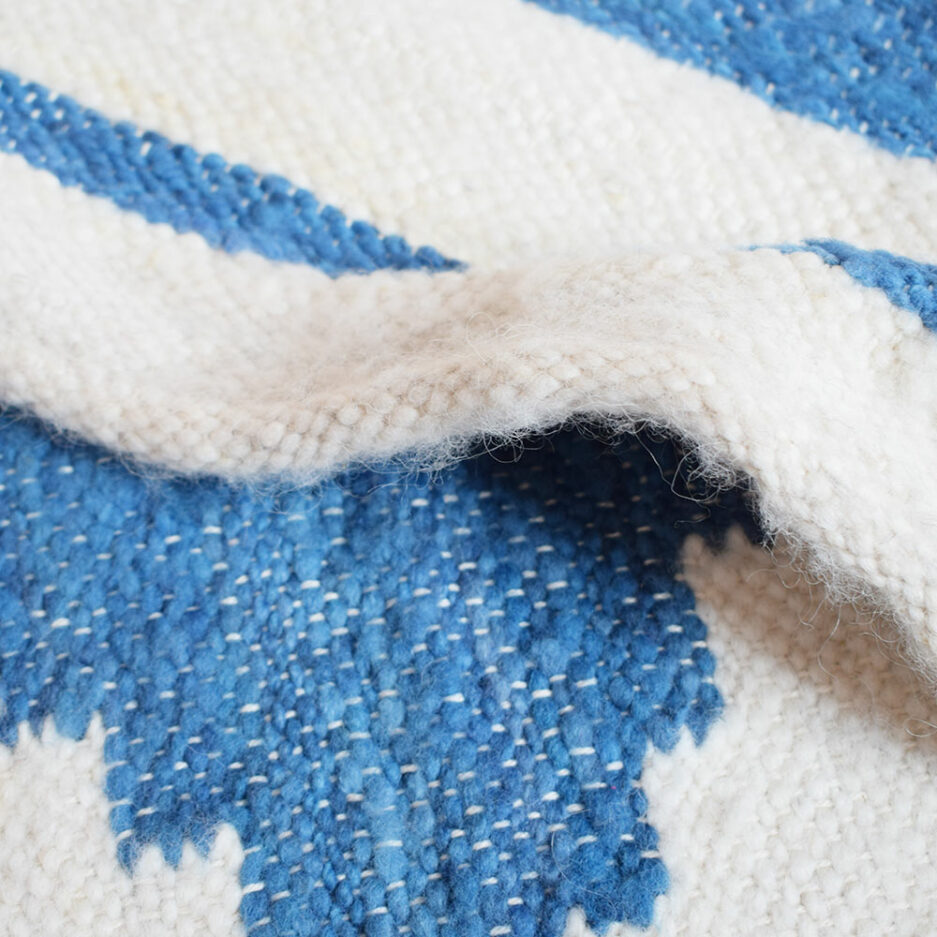 Mini tapis en laine bleu Finca Home