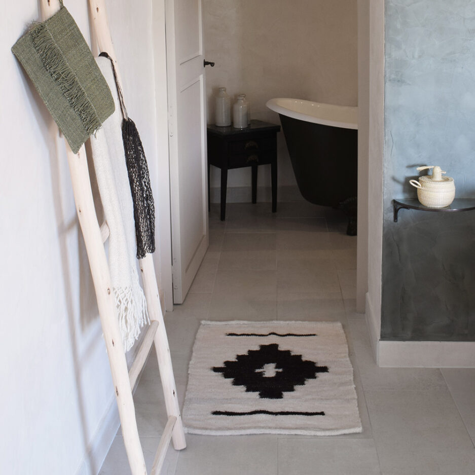 Mini tapis en laine noir Finca Home