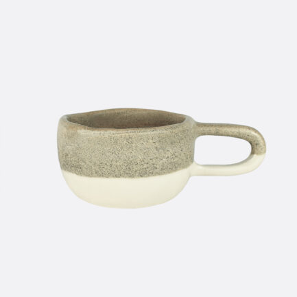 Tasse en céramique bicolore