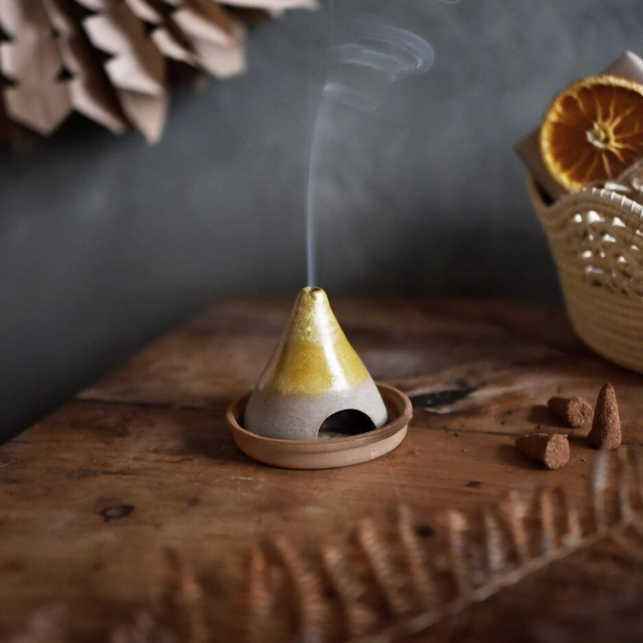 Porte encens tipi céramique Finca Home