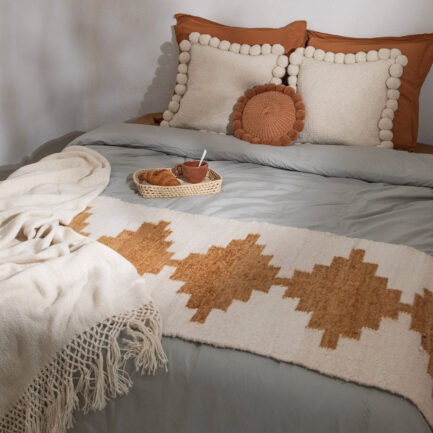 Tapis de couloir ocre