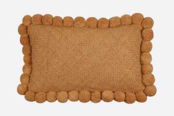 Coussin pompons rectangulaire ocre 30x60 Finca Home