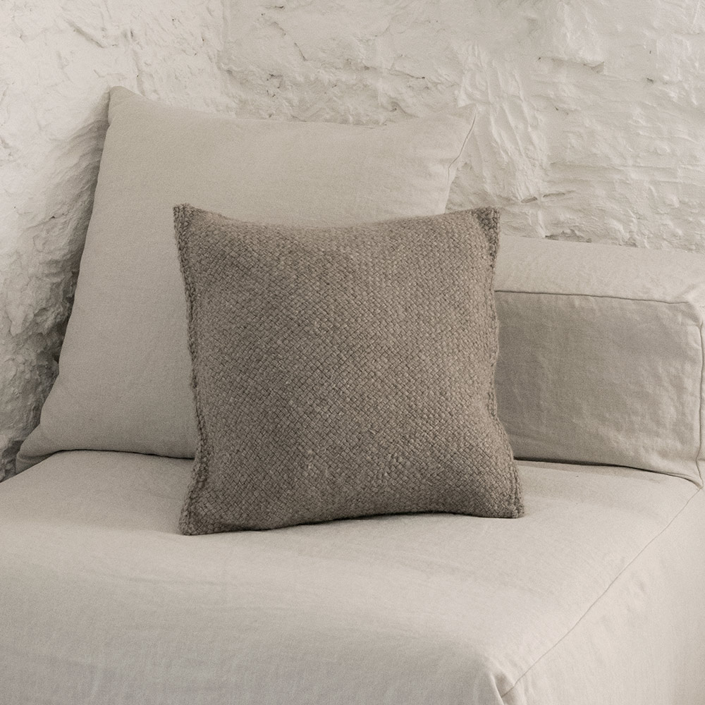 Mini coussin rond à pompons gris - Coussin ethnique - Finca Home