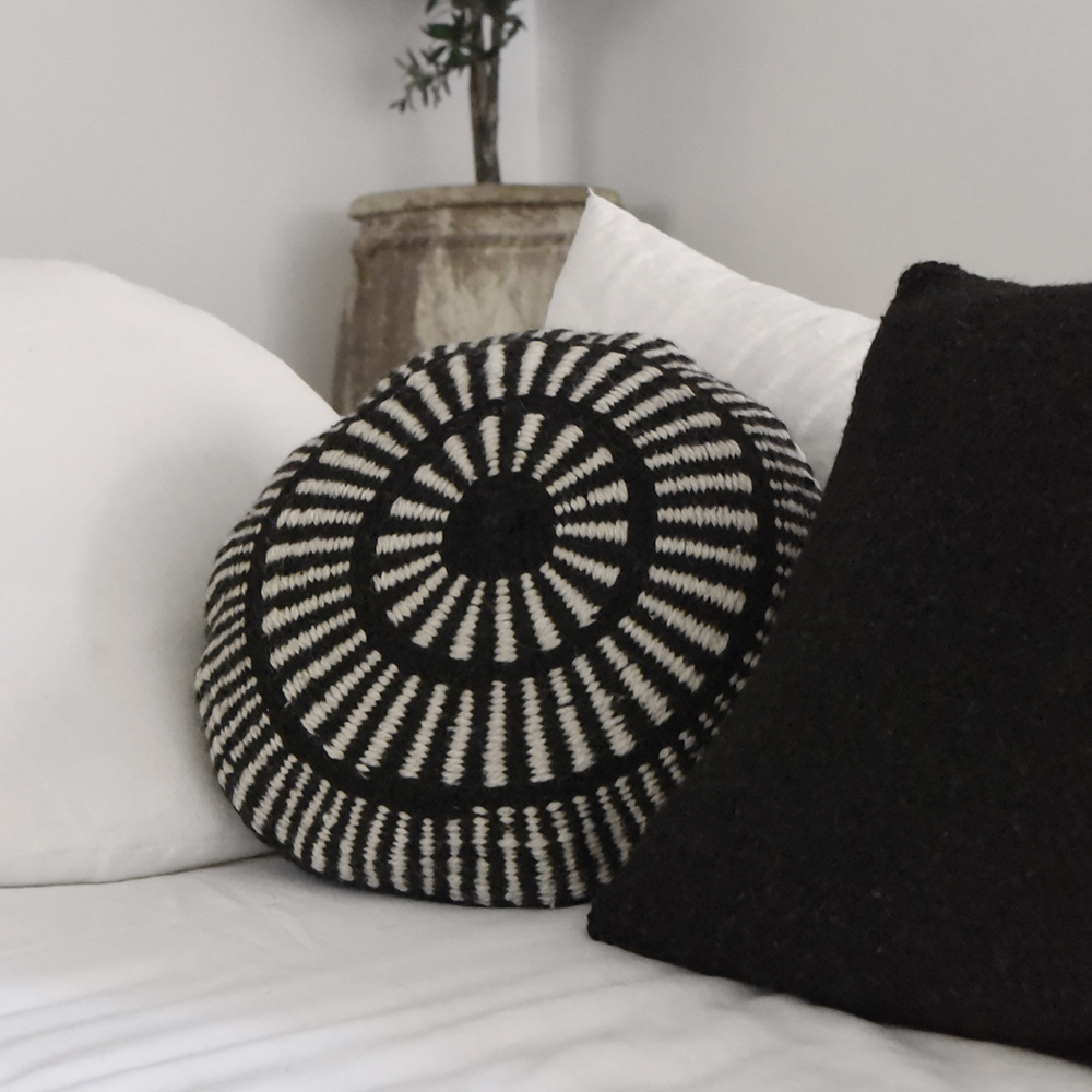 Coussin rond à motifs noir - Coussin ethnique - Finca Home