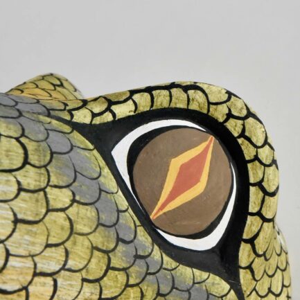 Masque Crocodile en bois