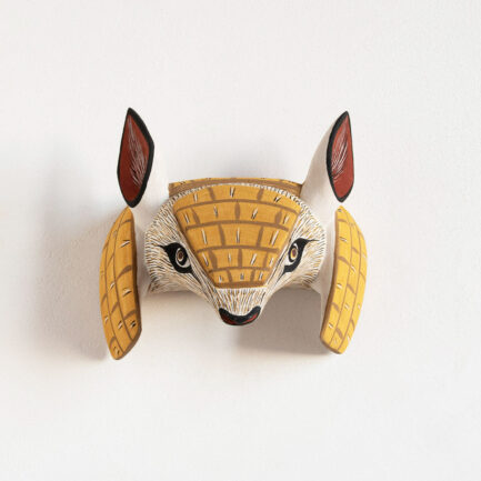 Masque Tatou en bois