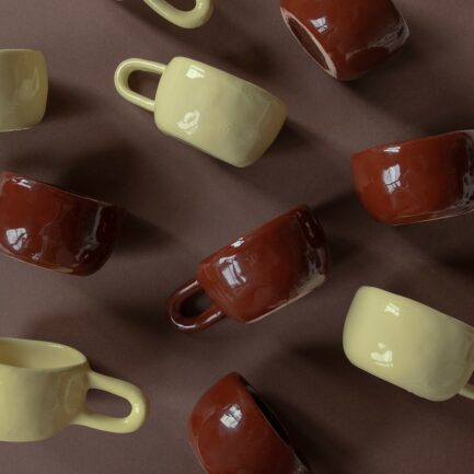 Tasse en céramique marron glacé